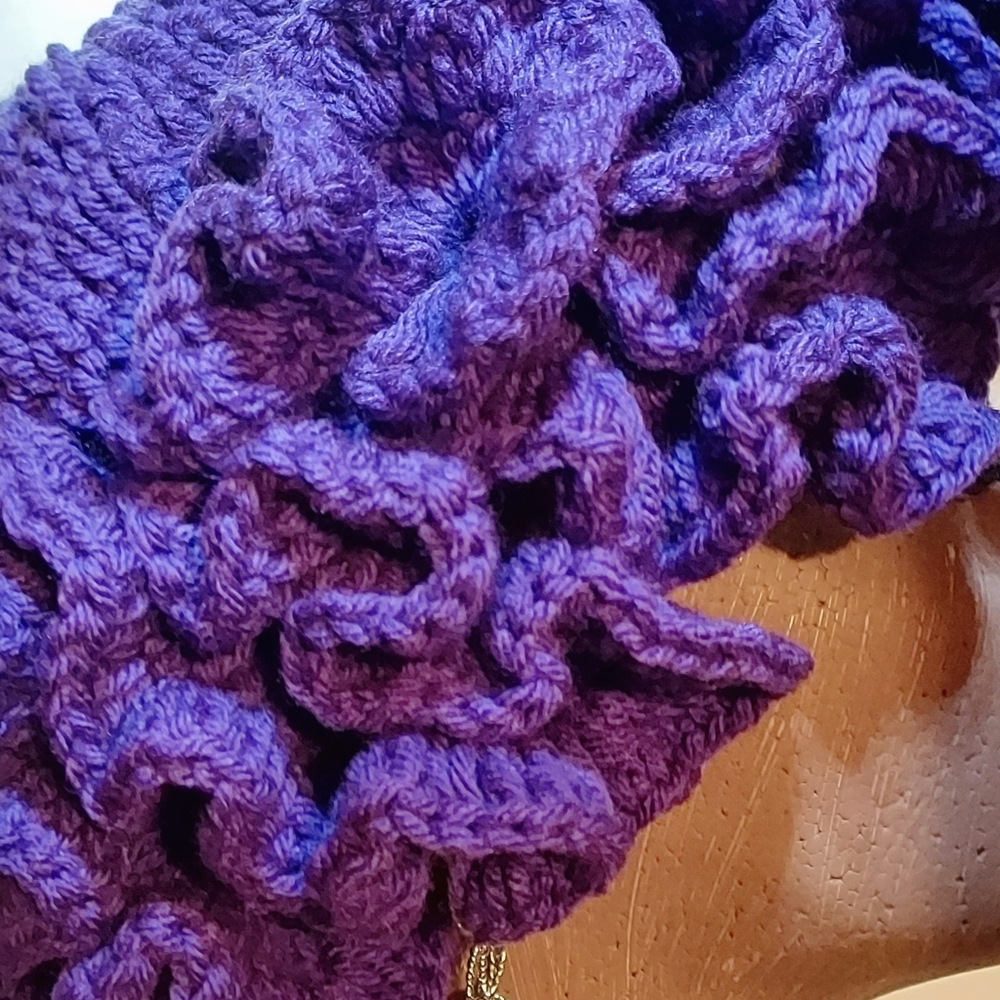 #L❤️VE:HANDMADE.  Crochet Ruffle HAT - Picture 5 of 6